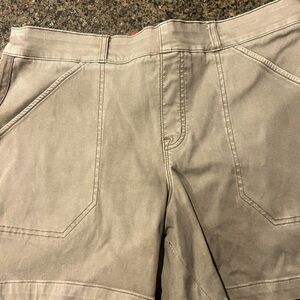 Spanx 6 inch twill shorts-
Brown